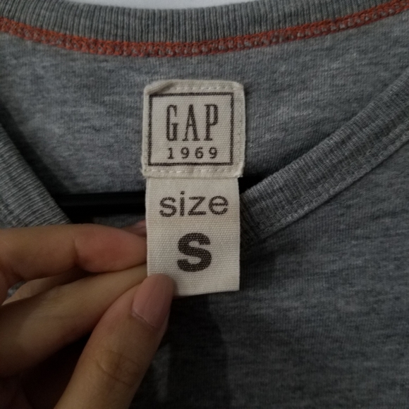 🩵 VTG GAP gray long sleeve shirt - Picture 4 of 5